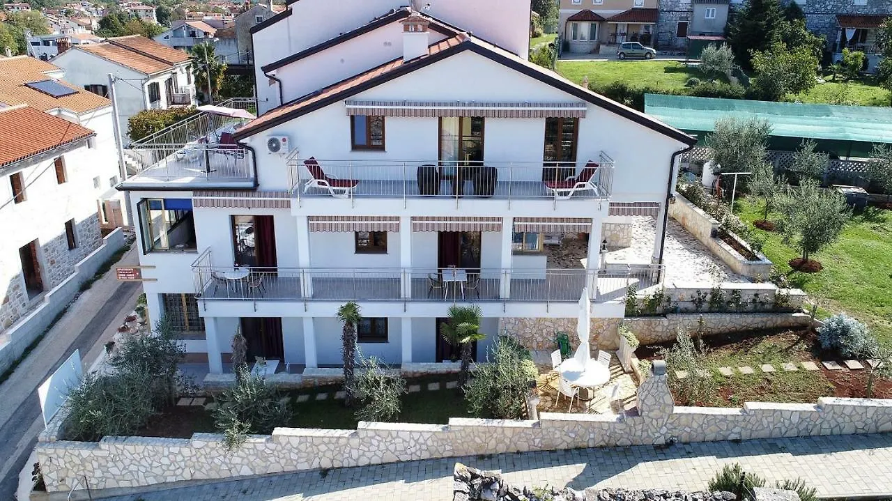 Apartments Nena Funtana